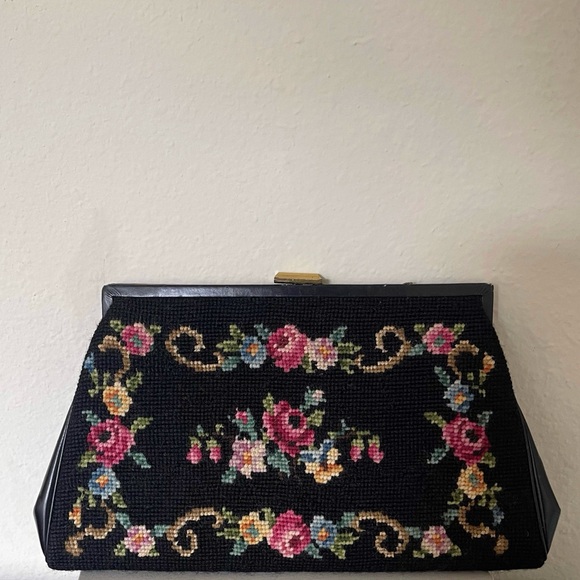Vintage petit point needlepoint clutch purse